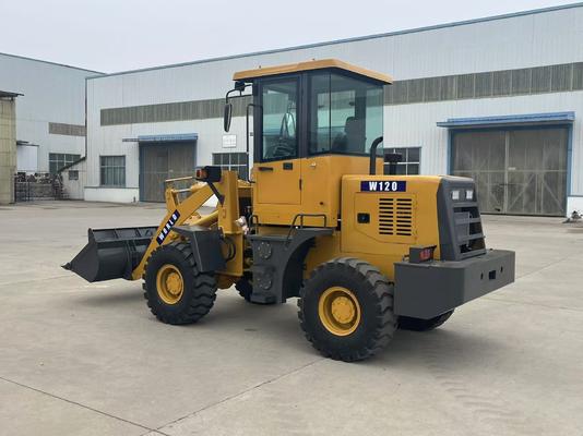 Potente minipala caricatrice con potenza nominale di 33kW/2400rpm e altezza minima da terra di 267mm