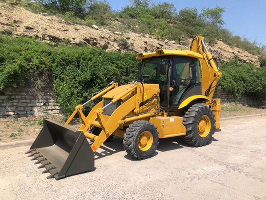 Caricatore compatto 8200kg Front Loader Backhoe dell'escavatore a cucchiaia rovescia di quattro ruote motrici