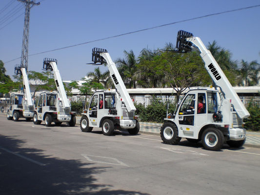 4 carrello elevatore telescopico 4WD Telehandler del carico telescopico dell'operatore 2.5T del motore diesel dell'azionamento EPA della ruota