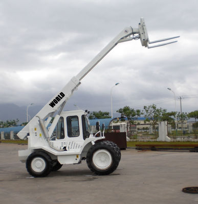4 carrello elevatore telescopico 4WD Telehandler del carico telescopico dell'operatore 2.5T del motore diesel dell'azionamento EPA della ruota