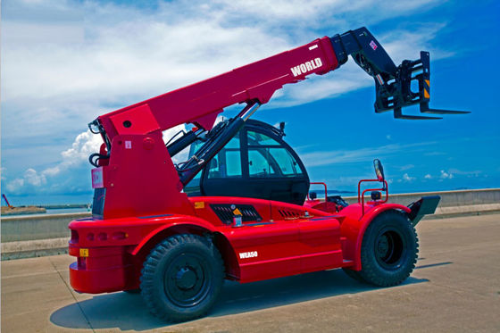 Carrello elevatore del terreno ruvido del mondo 5ton con l'operatore telescopico di certificazione
