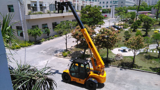 carrello elevatore telescopico diesel 7m di guida a quattro ruote dell'operatore di 3T 4T 14m Telehandler
